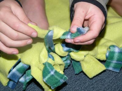 How to Make a No-Sew Fleece Blanket